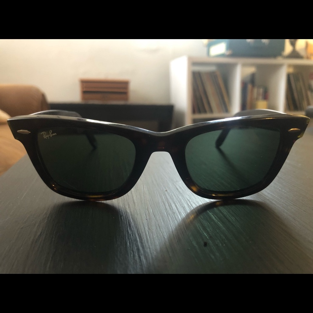Ray ban wayfarers tortoise shell